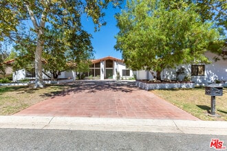 5109 Lakeview Canyon Rd in Westlake Village, CA - Building Photo - Building Photo