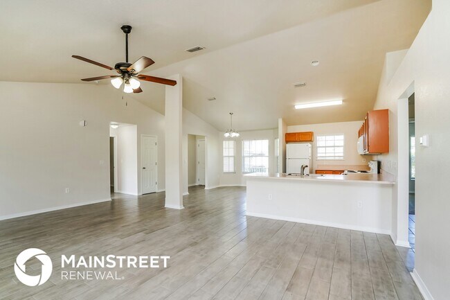 1336 Japan St in North Port, FL - Foto de edificio - Building Photo