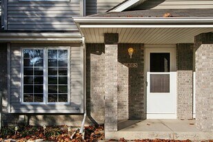 1805 Earl Rd in Iowa City, IA - Building Photo