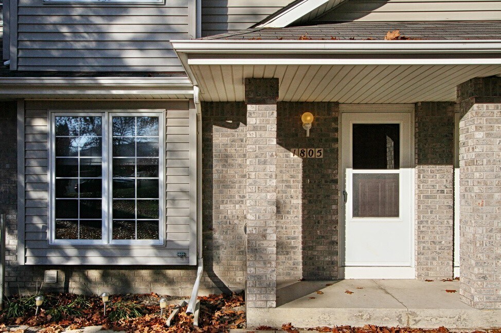 1805 Earl Rd in Iowa City, IA - Building Photo