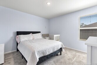 5762 Sunset Point in San Antonio, TX - Building Photo - Building Photo