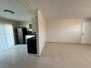 237 W Blue Heron Blvd in West Palm Beach, FL - Building Photo - Building Photo