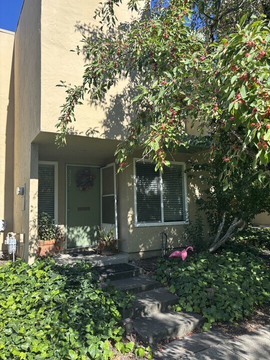 3022 Yulupa Ave in Santa Rosa, CA - Foto de edificio