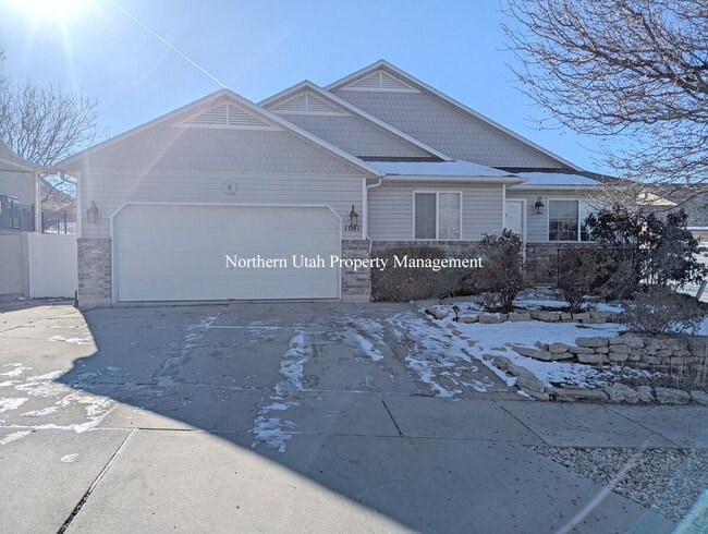 property at 1041 Allen Peak Cir