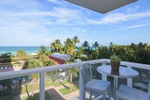 2457 Collins Ave in Miami Beach, FL - Building Photo