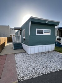 Ponderosa Mobile Estates in Costa Mesa, CA - Foto de edificio - Building Photo