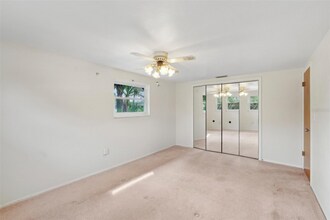 11705 Ibis Ln in Port Richey, FL - Foto de edificio - Building Photo