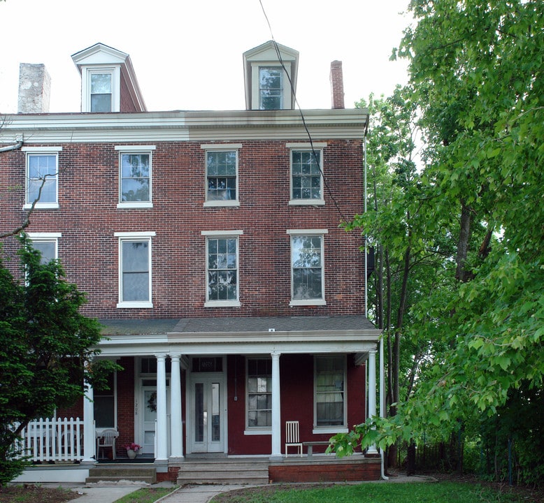 1206 Dekalb St in Norristown, PA - Building Photo