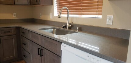 3431-3433 E Montgomery Ave in Spokane, WA - Building Photo - Building Photo