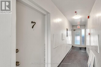 18-18 Kenrae Rd in Toronto, ON - Building Photo - Building Photo