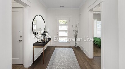 244 Greenwood Dr in La Vergne, TN - Foto de edificio - Building Photo