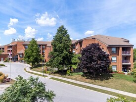 Parkview Village in Whitchurch-Stouffville, ON - Building Photo