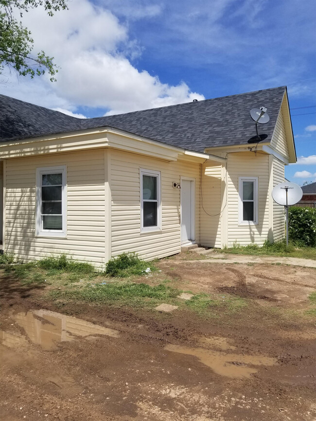 509 4th Ave-Unit -C in Canyon, TX - Foto de edificio - Building Photo