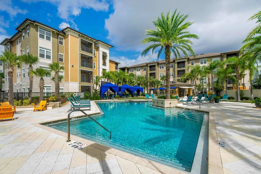 2541 Brown Noddy Ln in Tampa, FL - Building Photo