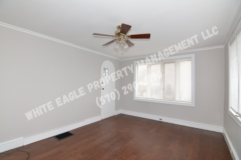 57 1st St in Dupont, PA - Building Photo