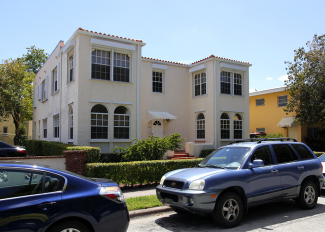 242 Madeira Ave in Miami, FL - Building Photo - Building Photo