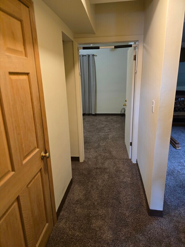 1216 University Ave, Unit #3 in Morgantown, WV - Building Photo - Building Photo