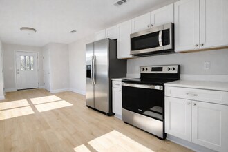 5654 Falcon Way in Crestview, FL - Building Photo - Building Photo