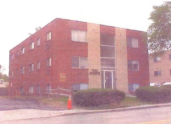 550 Dayton St in Aurora, CO - Foto de edificio - Building Photo