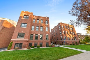 1133 Oak Ave, Unit A02C in Evanston, IL - Building Photo