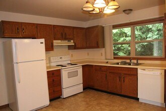 3263-3263 Wanta Dr in Plover, WI - Building Photo - Building Photo