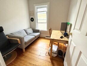 72 Calumet St, Unit 3 in Boston, MA - Foto de edificio - Building Photo