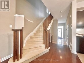 616 Whitecliffs Ave in Ottawa, ON - Building Photo - Building Photo