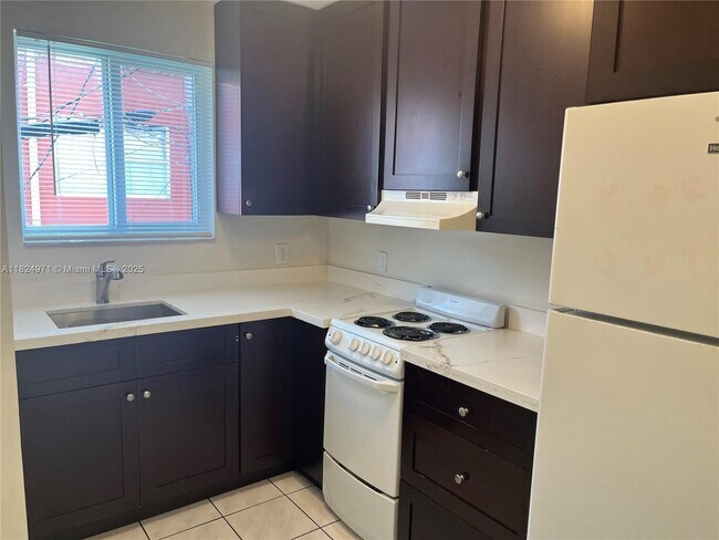 1419 SW 22nd Ave in Miami, FL - Building Photo - Building Photo