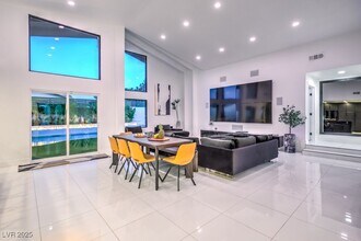 5785 Edna Ave in Las Vegas, NV - Building Photo - Building Photo