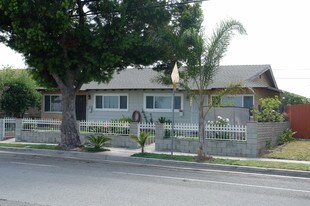 4921-4925 Olds Rd in Oxnard, CA - Building Photo