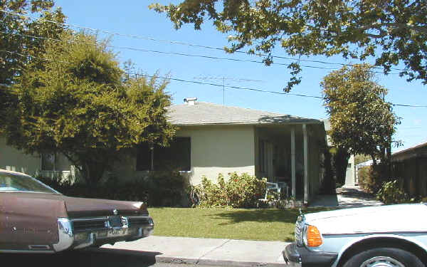 1143 Willow Rd in Menlo Park, CA - Building Photo - Building Photo