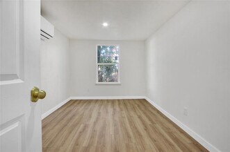 4716 Siegel St in Houston, TX - Building Photo - Building Photo