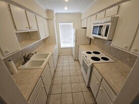 2350 Bering Dr in Houston, TX - Building Photo