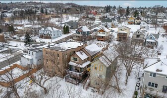 10 E 5th St, Unit 1 in Duluth, MN - Building Photo