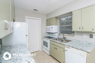 561 Picasso Ave NE in Palm Bay, FL - Building Photo - Building Photo