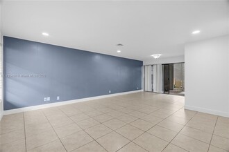 2530 Coral Springs Dr in Coral Springs, FL - Building Photo - Building Photo