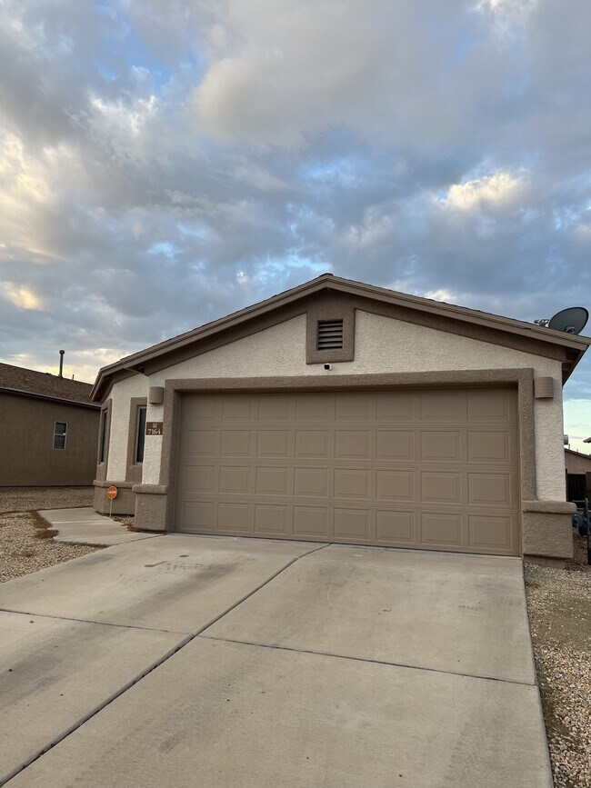 7164 S Shipmans Tale Ct in Tucson, AZ - Building Photo - Building Photo