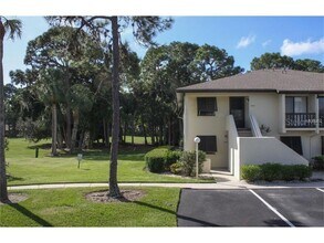 4560 Longwater Chase in Sarasota, FL - Foto de edificio - Building Photo