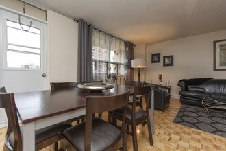 Richview Villa in Toronto, ON - Building Photo - Interior Photo