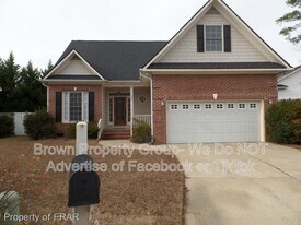 124 Highgrove Ct in Fayetteville, NC - Building Photo