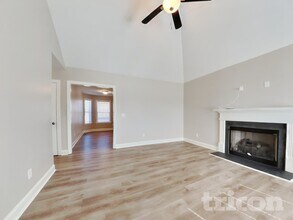 282 Oxfordshire Dr in Fuquay Varina, NC - Foto de edificio - Building Photo