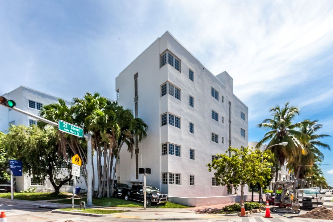 Cynthia Apartments in Miami Beach, FL - Building Photo