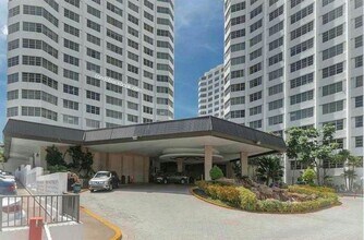 905 Brickell Bay Dr, Unit 1521 in Miami, FL - Building Photo - Building Photo