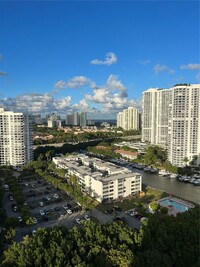 3370 Hidden Bay Dr, Unit 2006 in Aventura, FL - Foto de edificio - Building Photo