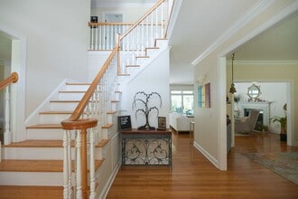 6110 Chalet Dr in Oak Ridge, NC - Building Photo - Building Photo