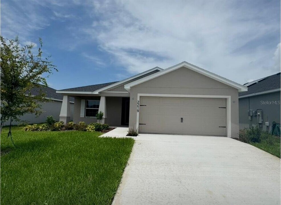 2219 Sunset Wy in Davenport, FL - Building Photo