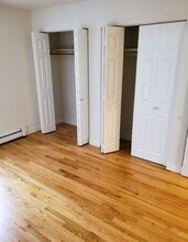 3710 N Pine Grove Ave, Unit 310 in Chicago, IL - Foto de edificio - Building Photo