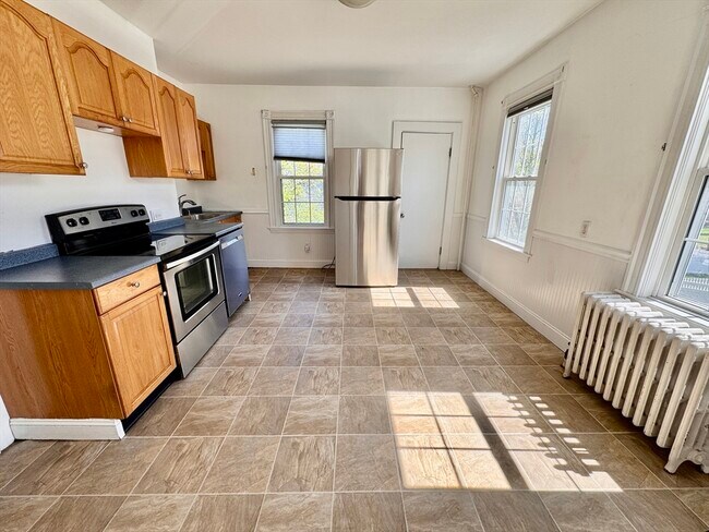 163-163 Bates Ave in Quincy, MA - Building Photo - Building Photo