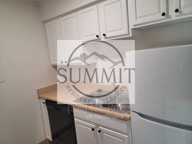 926 N Belvedere Ave in Tucson, AZ - Building Photo - Building Photo