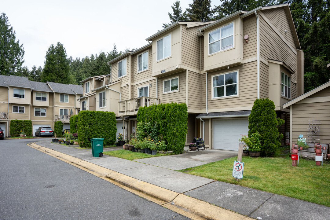 18280 NE 98th Plz in Redmond, WA - Foto de edificio